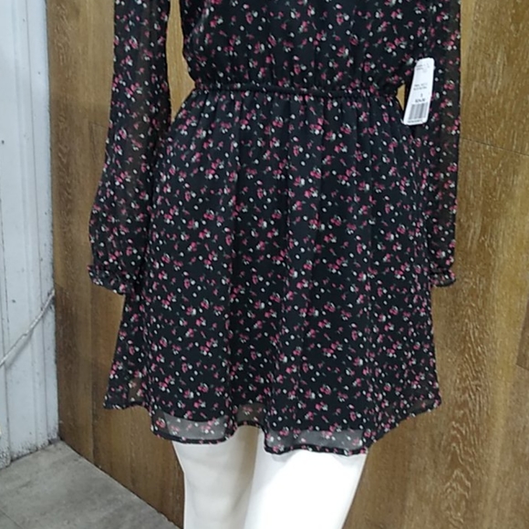 Dress - Picture 2 of 6